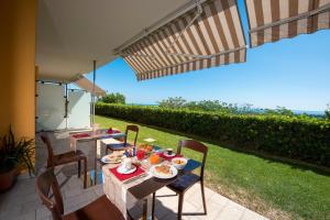 A balcony or terrace at Il Giardino Sul Mare