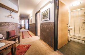 Koupelna v ubytování Haus Hannes Spiss + 96 fotografií