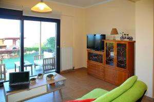 Gallery image of Comfy flat with Garden near the Beach in Theologos