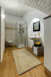 Kamar mandi di Albergo Diffuso ELA Living - Design Apartment & Room