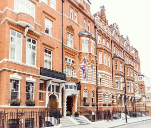 Photo de la galerie de l'établissement 11 Cadogan Gardens, The Apartments and The Chelsea Townhouse by Iconic Luxury Hotels, à Londres