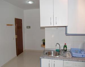 A kitchen or kitchenette at Estudio Las Huertas