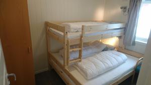 ein paar Etagenbetten in einem Zimmer in der Unterkunft IMI Stølen in Oppdal