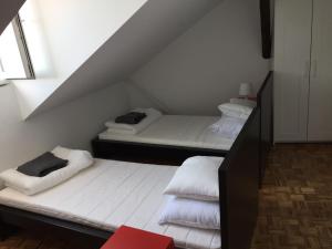 Ένα ή περισσότερα κρεβάτια σε δωμάτιο στο Apartment KREŠO