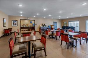 Restoran atau tempat makan lain di Comfort Inn & Suites Northern Kentucky