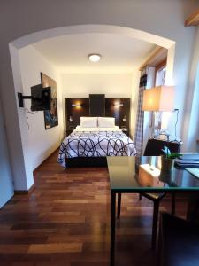 Hotel Brienzersee客房内的一张或多张床位