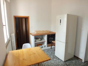 A kitchen or kitchenette at Villa Mattera