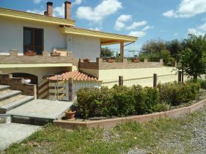 A garden outside Tra Mare e Monti