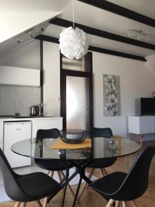 Kuchyňa alebo kuchynka v ubytovaní Apartman studio SONAS 3 with free private parking