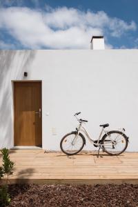 Gallery image of Craveiral Farmhouse by Belong Staying & Feeling in São Teotónio