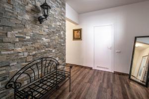 Fotografie z fotogalerie ubytování Unique Charles Bridge 2BDR Apartment. v Praze