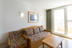 Posedenie v ubytovaní Sistach Rentals Apartaments Sol 304 & 404