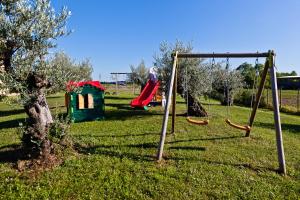 Herní místnost nebo prostor pro děti v ubytování Agriturismo Olistella