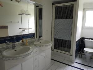 Ett badrum på Le Pré Fleuri