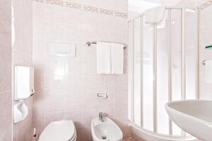 Koupelna v ubytování Hotel Ambasciatori