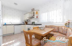 Fotografia z galérie ubytovania Villa Nati R173 v destinácii Calafell
