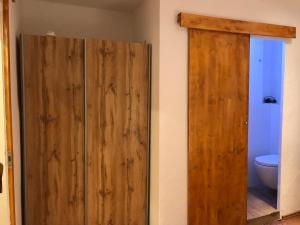 Voodi või voodid majutusasutuse TU Ferienzimmer in Ulm Stadtmitte toas