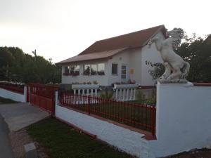 Budova, kde se vila nachází