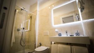 Kúpeľňa v ubytovaní St. Peter Area Luxury Suites