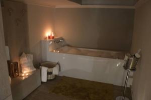 Kamar mandi di Kalymnos Suite home