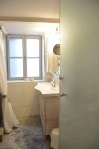 Koupelna v ubytování Kalymnos Suite home