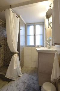 Koupelna v ubytování Kalymnos Suite home