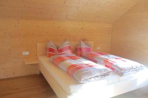 Postel nebo postele na pokoji v ubytování Ferienwohnung Greber Regina