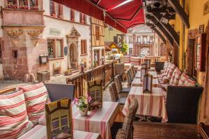 Restaurace v ubytování Hotel Au Cerf
