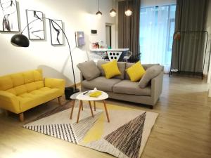 A seating area at A&G Apartment