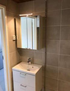 Phòng tắm tại The Seabreeze Apartment Turku