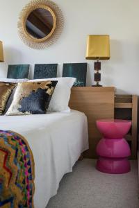 Postel nebo postele na pokoji v ubytování CHAMBRE AVEC VUE + 12 fotografií