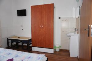 A kitchen or kitchenette at Hotel Guľa