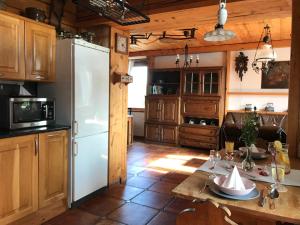 Kuchyňa alebo kuchynka v ubytovaní Rustikální Apartmán v srdci Šumavy
