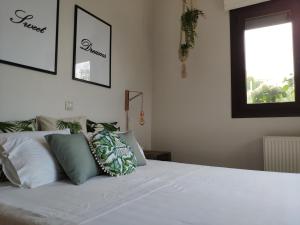 Gallery image of Olive Tree Cottage 2 in Néa Péramos