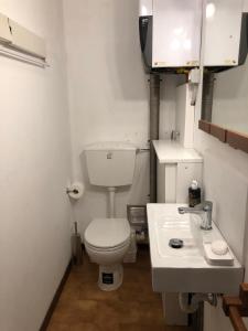 A bathroom at Casa Vacanza Ilia