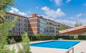 Bazén v ubytovaní HomeHolidaysRentals Vall III alebo v jeho blízkosti