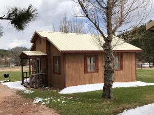 Gallery image of Black Hills Cabins at Quail's Crossing in Hill City