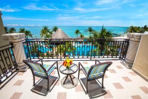 En balkong eller terrass på Wyndham Alltra Playa del Carmen Adults Only All Inclusive