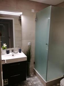 Et badeværelse på Leça Room
