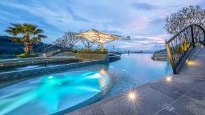 Bazén v ubytování Crest Resort & Pool Villas - SHA Extra Plus nebo v jeho okolí