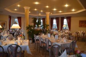 Foto da galeria de Castell Hotel & Restaurant em Leinsweiler