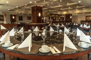 A restaurant or other place to eat at Eresin Hotels Topkapı