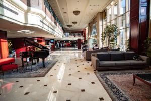 A seating area at Eresin Hotels Topkapı