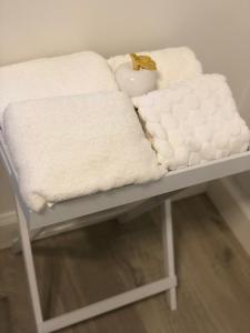 Voodi või voodid majutusasutuse Inga toas