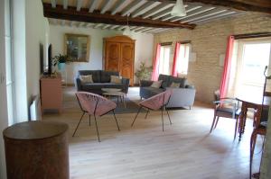 Posezení v ubytování Gite du chateau + 26 fotografií