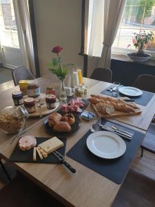 Hommikusöögi valikud saadaval majutusasutuse Au Wingenerhof külastajatele