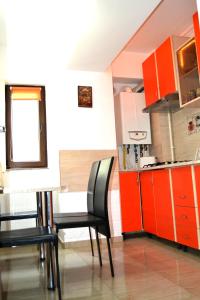 Virtuvė arba virtuvėlė apgyvendinimo įstaigoje Black Sea Apartament