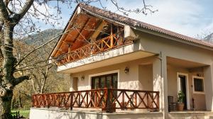 Gallery image of Chalet Coquelicot (Co-cli-co) relax in nature in Kalavrita