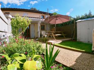 Gallery image of Villa les Fauvettes, Résidence du Parc in Arès