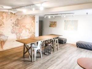 红沙酒店的休息区